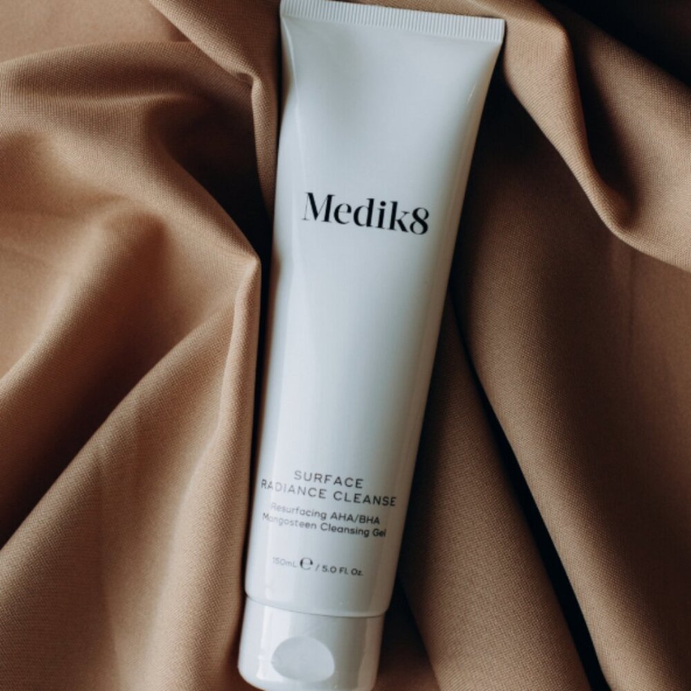 ❣️2/$36 NEW Medik8 Surface Radiance Cleanse Resurfacing Gel Full Size $27.00 - Picture 2 of 14